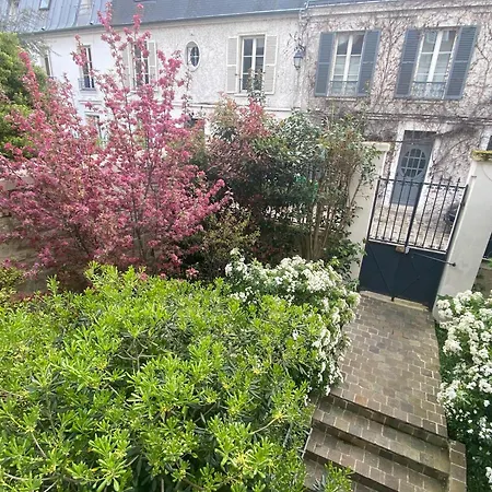 2 Dans Maison De Charme En Plein Paris